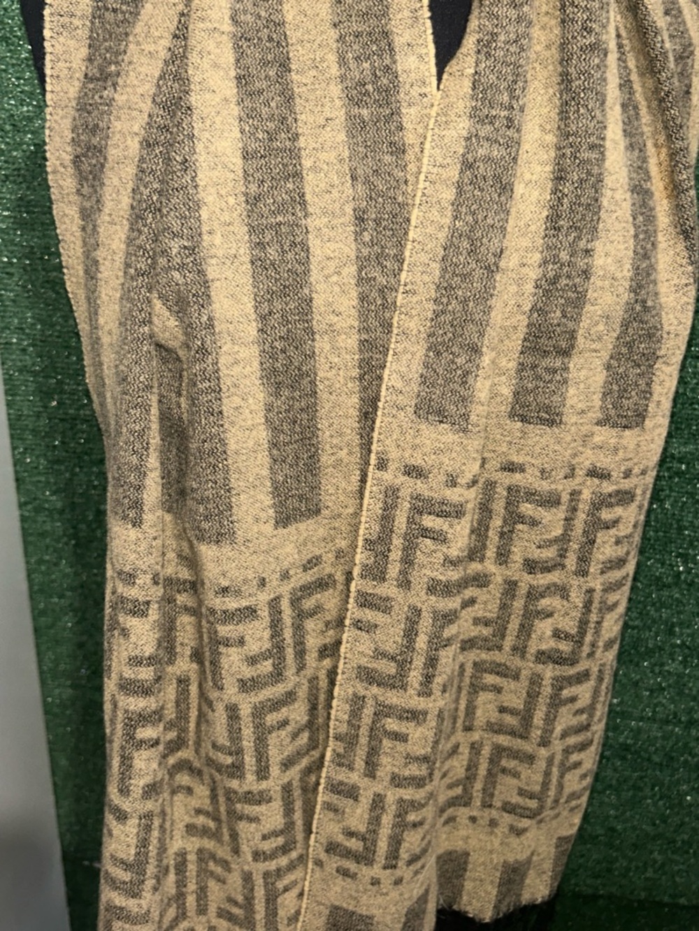 Fendi‎ Beige and Gray Signature Monogram Lambswool Scarf - Picture 13 of 14